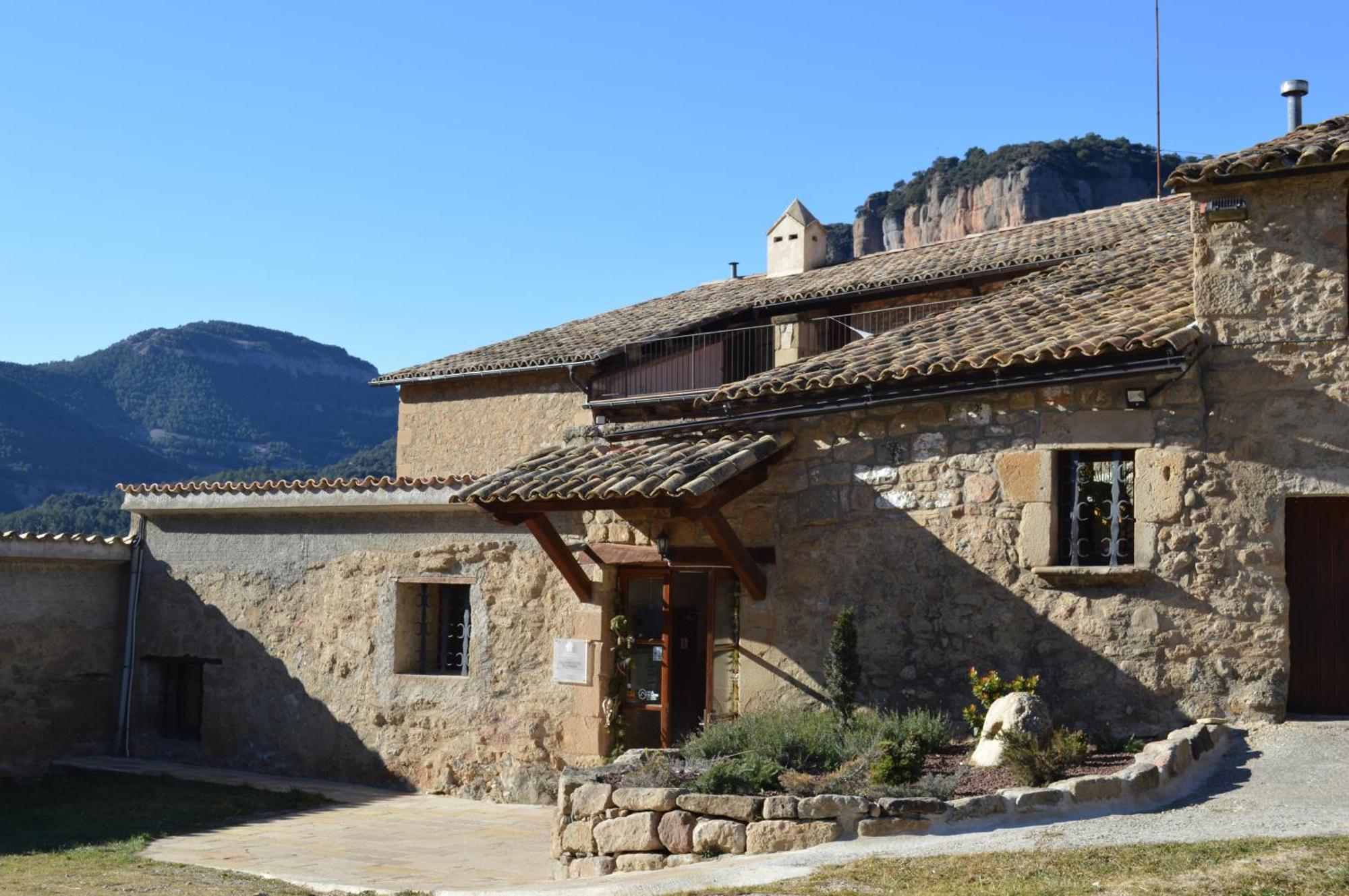 Cases Altes De Posada Naves  Exterior photo